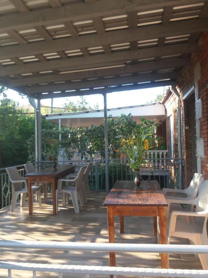 Guest House Darejani Кутаїсі Екстер'єр фото